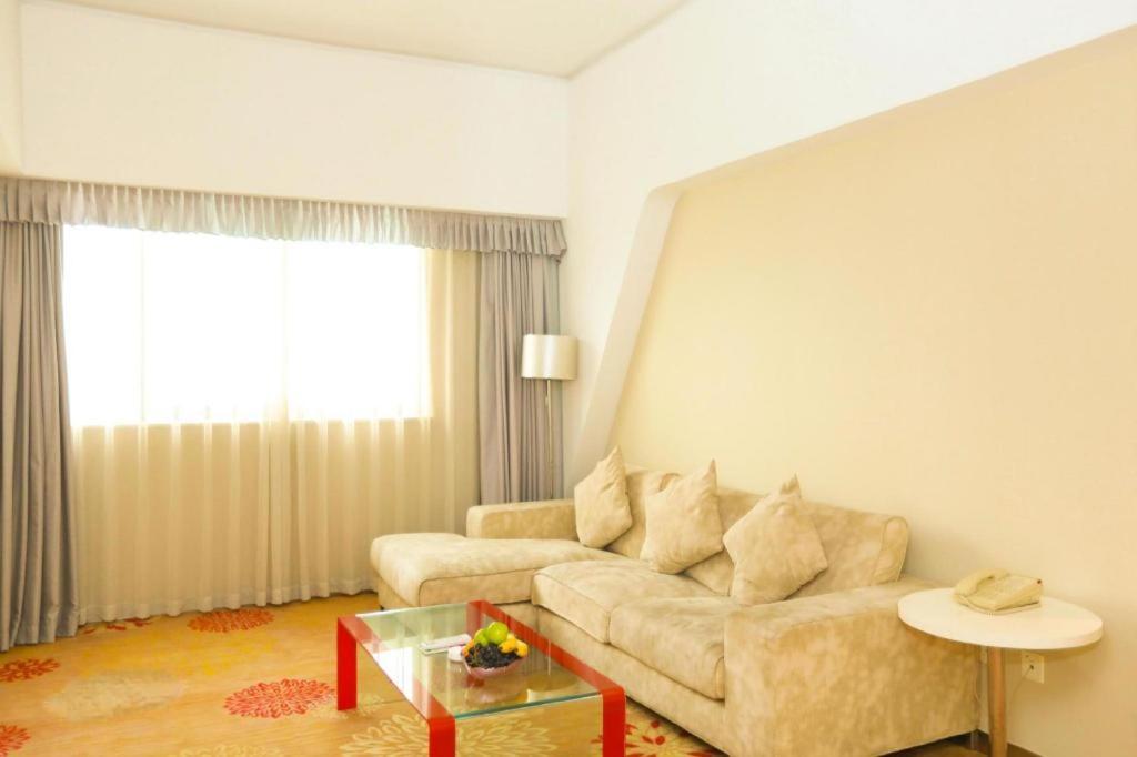 Ramada Plaza By Wyndham Hangzhou Riverside Exterior foto